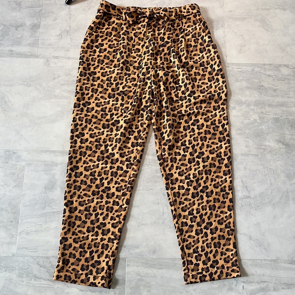 Lacy ami  pants  Cropped  High Waisted   Pull-on Animal Print    NWOT Size S